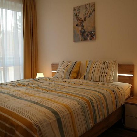 Holiday Apartman With Free Parking Gyor Exterior photo